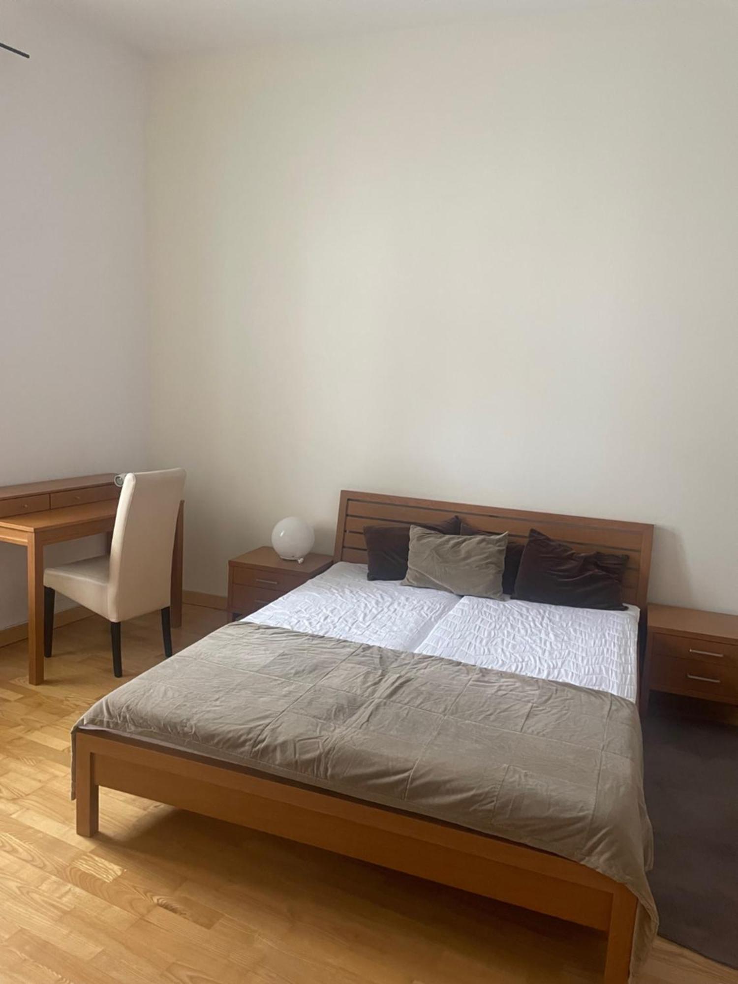 Apartman Pistacia Priame Centrum Bb バンスカー・ビストリツァ エクステリア 写真